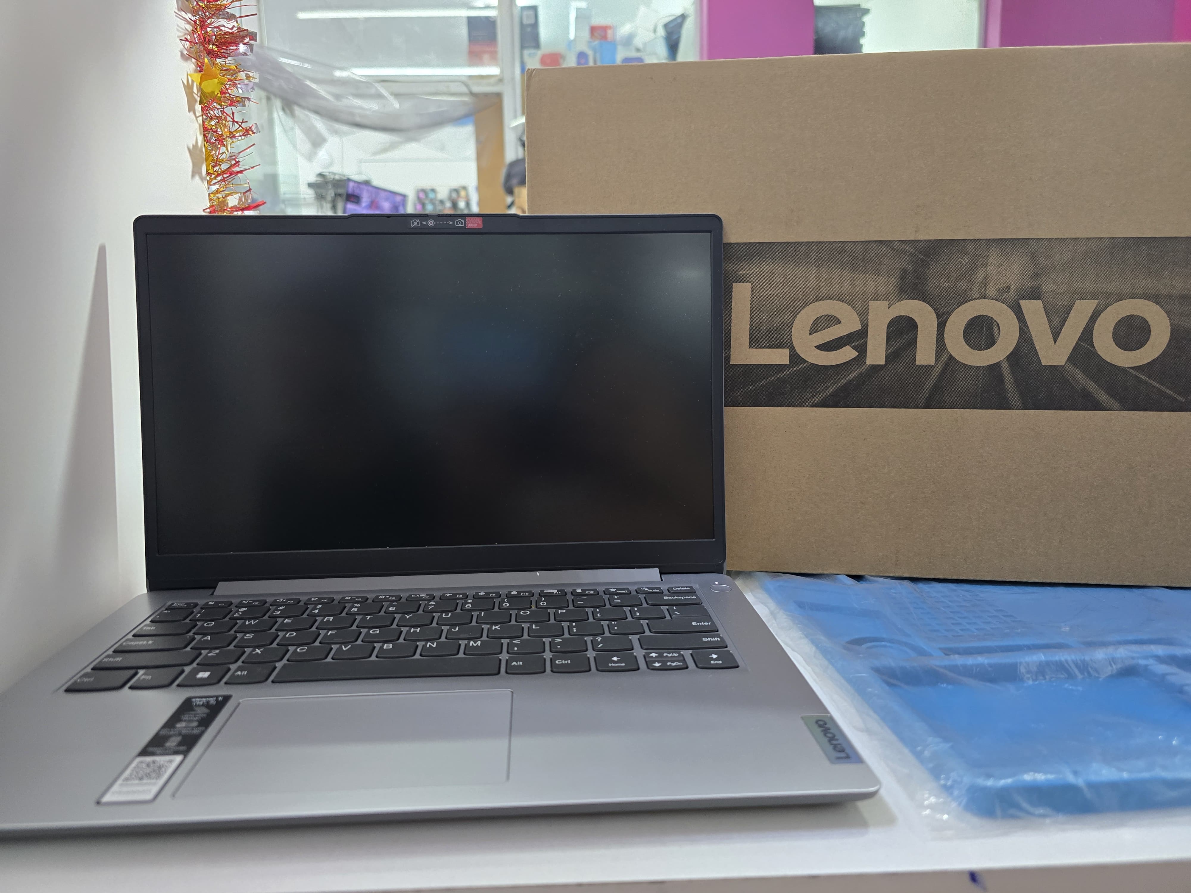 NOTEBOOK LENOVO INTEL + 4GB/128GB